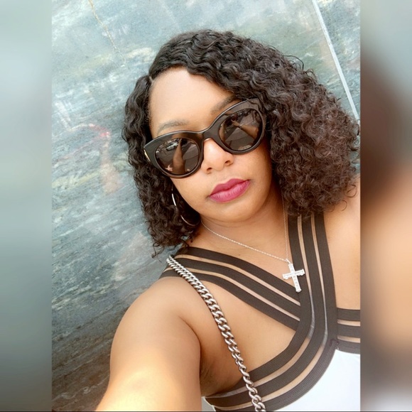 Meet your Posher, Mia - Picture 1 of 1